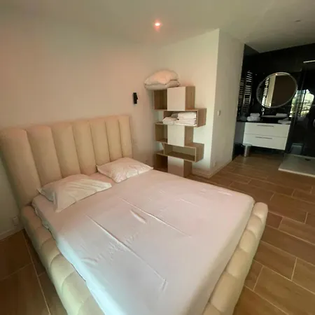 Appartement Lepetitcoquin, T2 à Héliopolis, Village Naturiste, Terrasse&parking *
