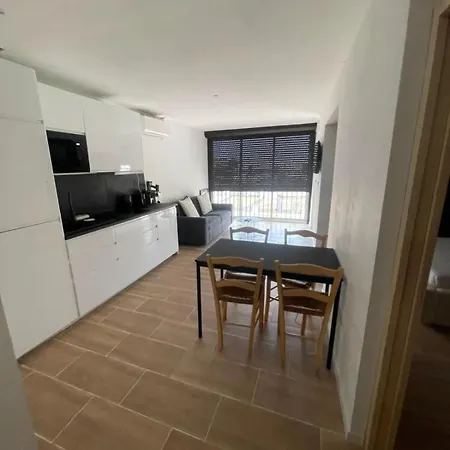 Lepetitcoquin, T2 à Héliopolis, Village Naturiste, Terrasse&parking